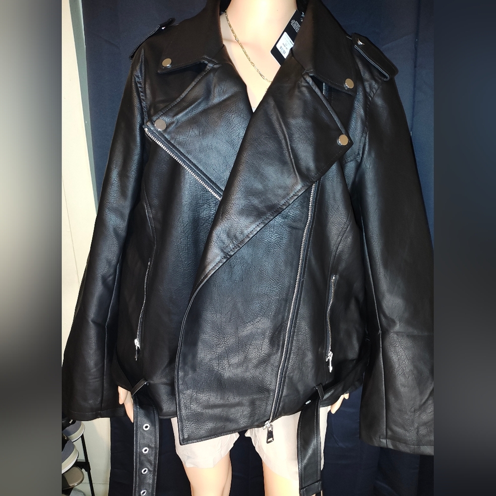 Women's Black Leather Jacket - Picture 3 of 4
